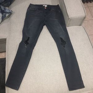 Knee Cut Jeans